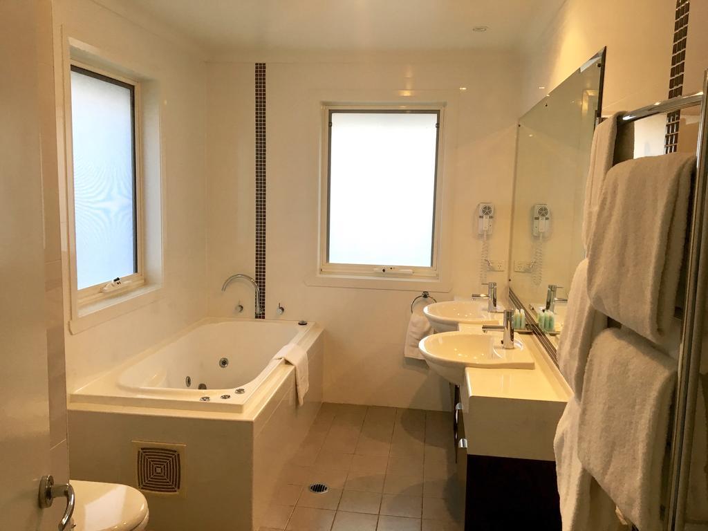 Encore Apartments 배서스트 외부 사진